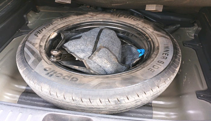 2022 Hyundai Creta EX 1.5 PETROL, Petrol, Manual, 1,12,288 km, tyre