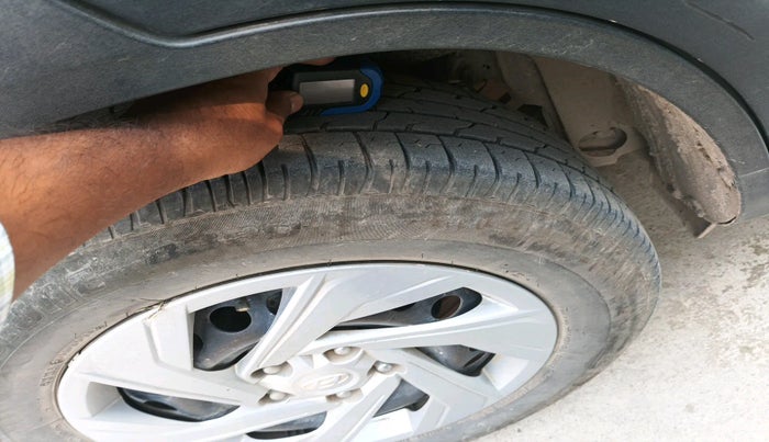 2022 Hyundai Creta EX 1.5 PETROL, Petrol, Manual, 1,12,288 km, tyre