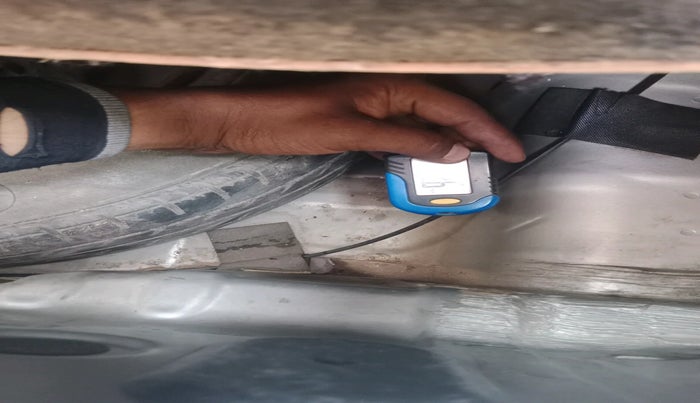 2017 Renault Kwid RXT 1.0 AMT (O), Petrol, Automatic, 96,672 km, tyre