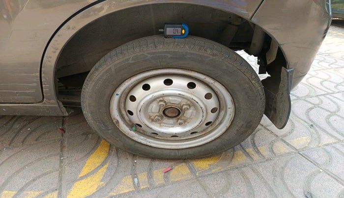 2012 Maruti Wagon R 1.0 LXI CNG, Petrol, Manual, 1,37,244 km, tyre