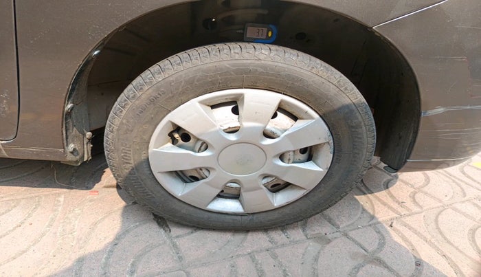 2012 Maruti Wagon R 1.0 LXI CNG, Petrol, Manual, 1,37,244 km, tyre