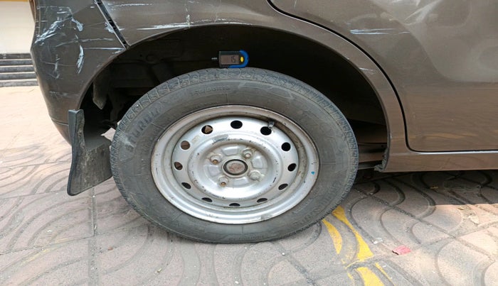 2012 Maruti Wagon R 1.0 LXI CNG, Petrol, Manual, 1,37,244 km, tyre
