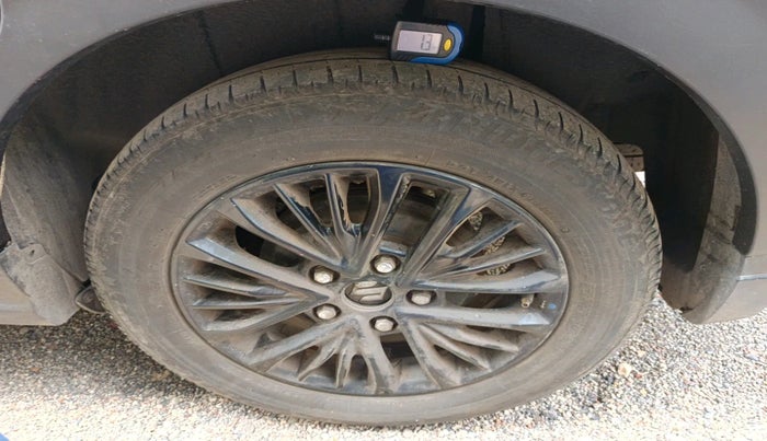 2019 Maruti XL6 ALPHA AT, Petrol, Automatic, 1,16,154 km, tyre