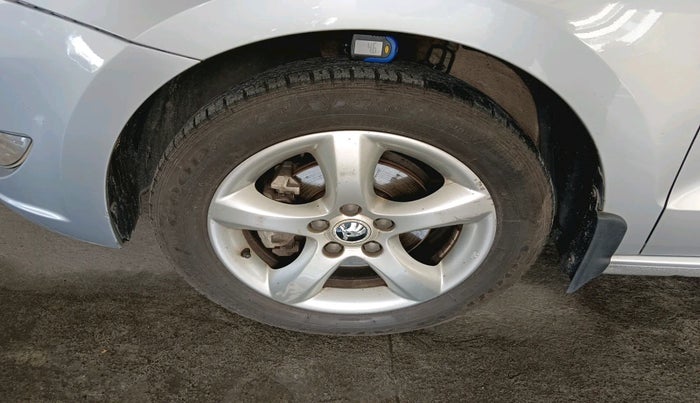 2013 Skoda Rapid AMBITION 1.6 MPI MT, Petrol, Manual, 57,471 km, tyre