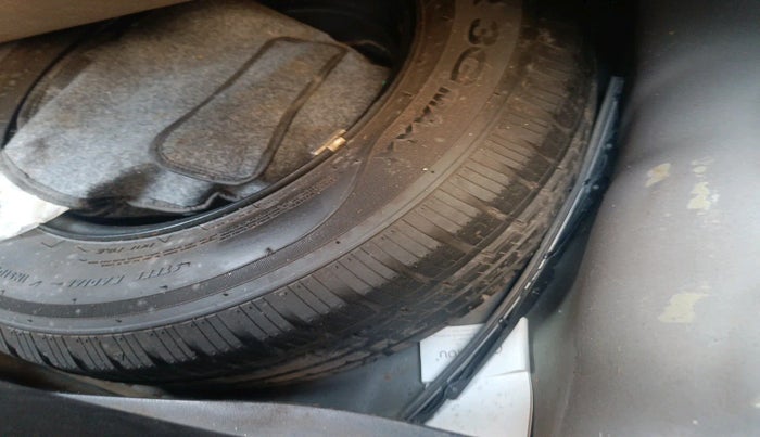 2019 Hyundai Elite i20 SPORTZ PLUS 1.2, Petrol, Manual, 1,06,777 km, tyre