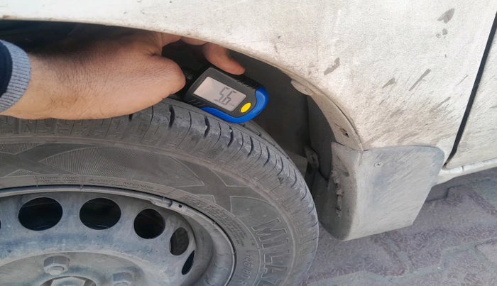 2016 Maruti Alto 800 LXI, Petrol, Manual, 2,38,301 km, tyre