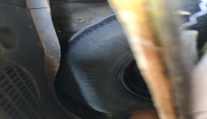 2013 Hyundai i10 MAGNA 1.1, Petrol, Manual, 1,19,844 km, tyre