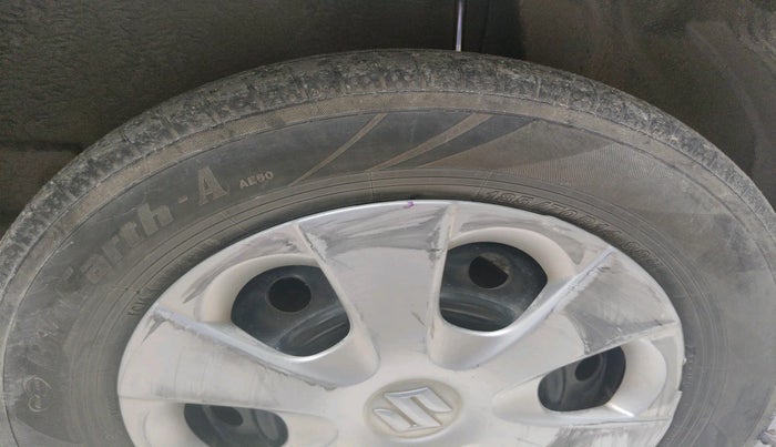 2010 Maruti Ritz VDI, Diesel, Manual, 1,39,427 km, tyre