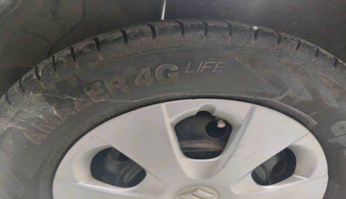 2010 Maruti Ritz VDI, Diesel, Manual, 1,39,427 km, tyre