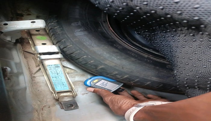 2015 Hyundai Grand i10 SPORTZ 1.2 KAPPA VTVT, Petrol, Manual, 2,39,799 km, tyre