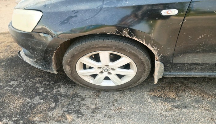 2012 Volkswagen Vento HIGHLINE DIESEL 1.6, Diesel, Manual, 1,04,659 km, tyre