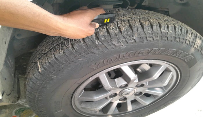 2018 Mahindra TUV300 T10, Diesel, Manual, 1,37,924 km, tyre