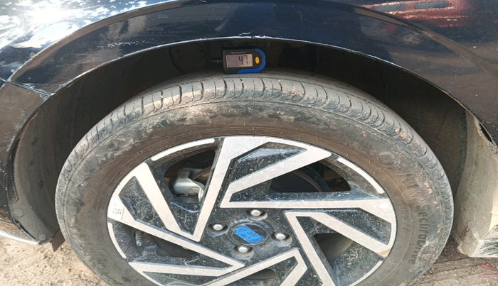 2024 Hyundai NEW I20 ASTA 1.2 MT, Petrol, Manual, 16,969 km, tyre