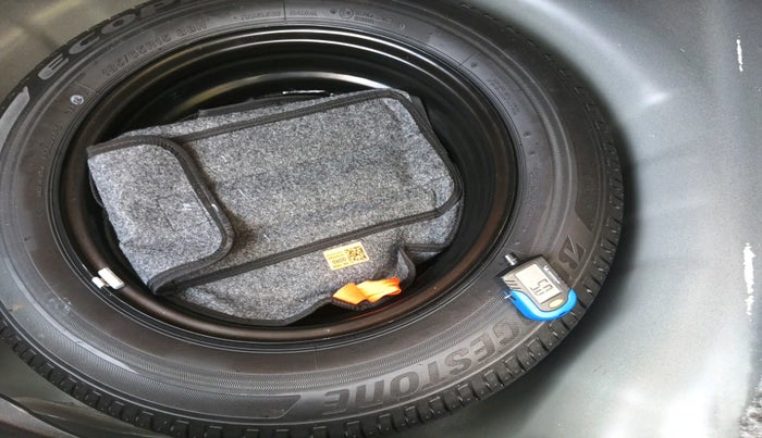 2024 Hyundai NEW I20 ASTA 1.2 MT, Petrol, Manual, 16,969 km, tyre