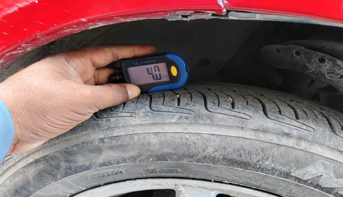 2014 Honda Brio VX MT, Petrol, Manual, 5,91,514 km, tyre