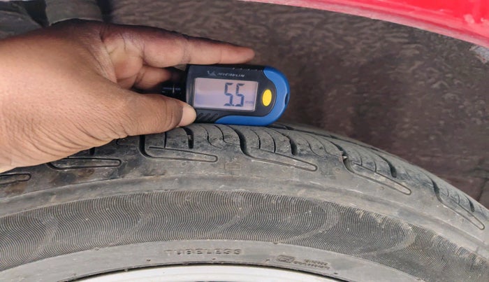 2014 Honda Brio VX MT, Petrol, Manual, 5,91,514 km, tyre