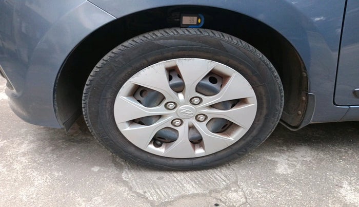 2017 Hyundai Xcent S AT 1.2, Petrol, Automatic, 40,220 km, tyre