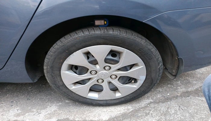 2017 Hyundai Xcent S AT 1.2, Petrol, Automatic, 40,220 km, tyre