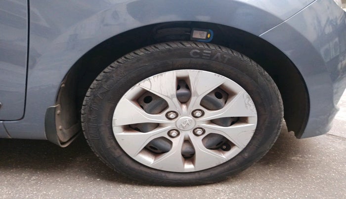 2017 Hyundai Xcent S AT 1.2, Petrol, Automatic, 40,220 km, tyre