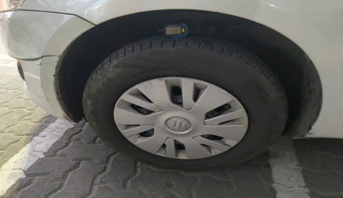 2012 Maruti Swift VDI, Diesel, Manual, 1,74,738 km, tyre