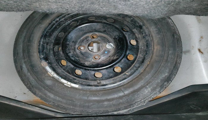 2012 Maruti Swift VDI, Diesel, Manual, 1,74,738 km, tyre