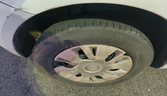 2012 Maruti Swift VDI, Diesel, Manual, 1,74,738 km, tyre