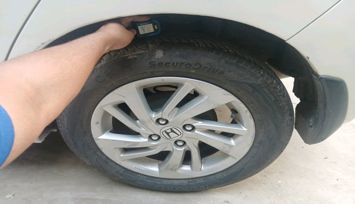 2016 Honda Jazz 1.2L I-VTEC V AT, Petrol, Automatic, 80,809 km, tyre