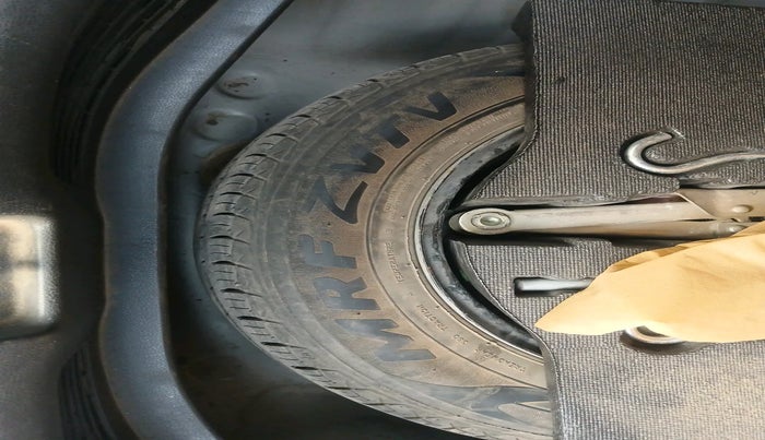 2016 Honda Jazz 1.2L I-VTEC V AT, Petrol, Automatic, 80,809 km, tyre