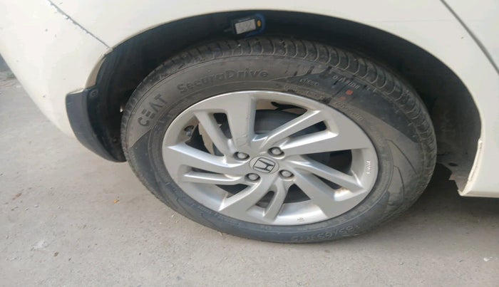 2016 Honda Jazz 1.2L I-VTEC V AT, Petrol, Automatic, 80,809 km, tyre