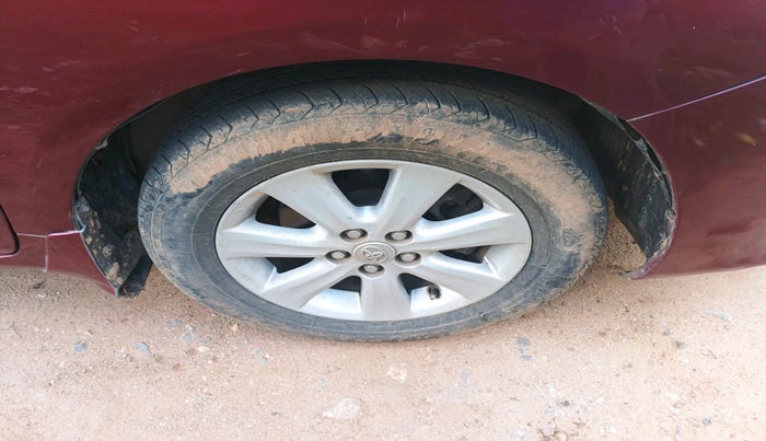 2010 Toyota Corolla Altis G PETROL, Petrol, Manual, 85,980 km, tyre