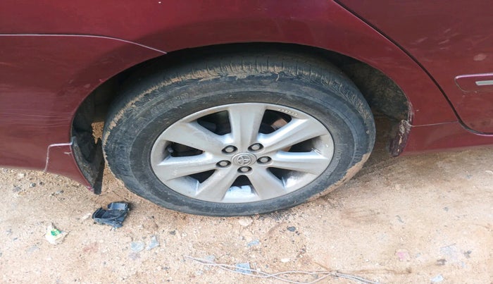 2010 Toyota Corolla Altis G PETROL, Petrol, Manual, 85,980 km, tyre