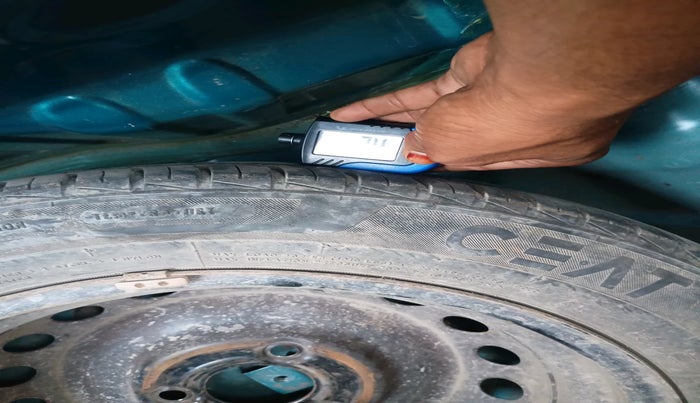 2020 Renault Kwid RXT 1.0 (O), Petrol, Manual, 84,827 km, tyre