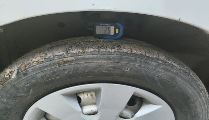 2013 Maruti Wagon R 1.0 LXI CNG, Petrol, Manual, 2,02,936 km, tyre