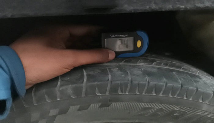 2013 Maruti Wagon R 1.0 LXI CNG, Petrol, Manual, 2,02,936 km, tyre