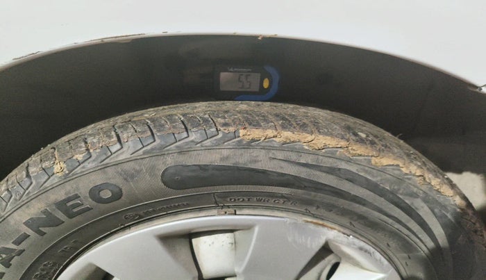 2013 Maruti Wagon R 1.0 LXI CNG, Petrol, Manual, 2,02,936 km, tyre