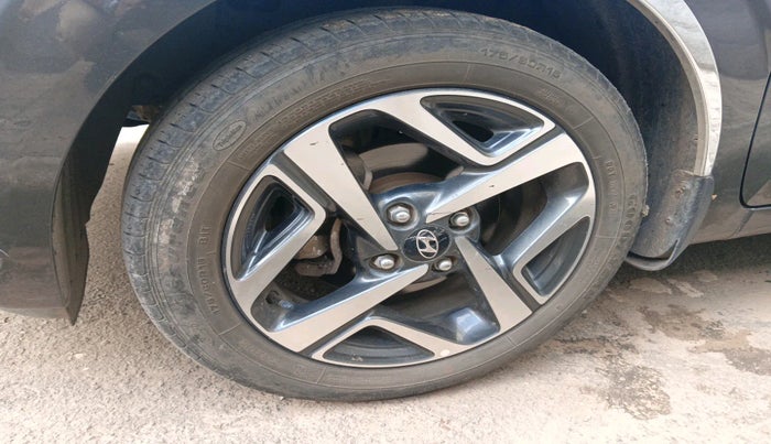 2021 Hyundai AURA SX 1.2 (O), Petrol, Manual, 19,249 km, tyre