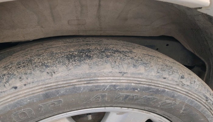 2010 Toyota Fortuner 3.0 4X4 MT, Diesel, Manual, 2,40,748 km, tyre