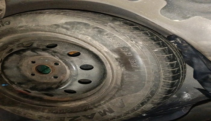 2016 Maruti Swift Dzire VXI (O), Petrol, Manual, 63,736 km, tyre