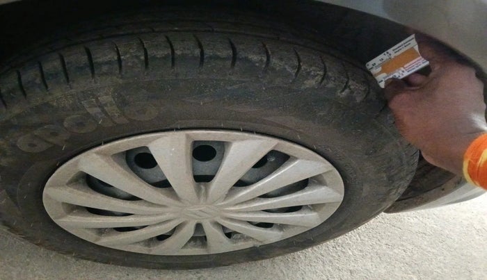 2016 Maruti Swift Dzire VXI (O), Petrol, Manual, 63,736 km, tyre