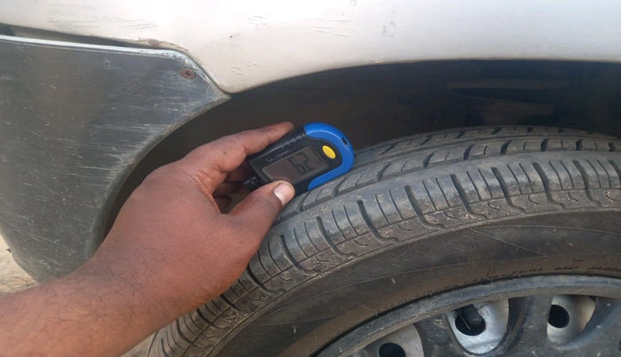 2010 Maruti Alto LXI, Petrol, Manual, 70,248 km, tyre