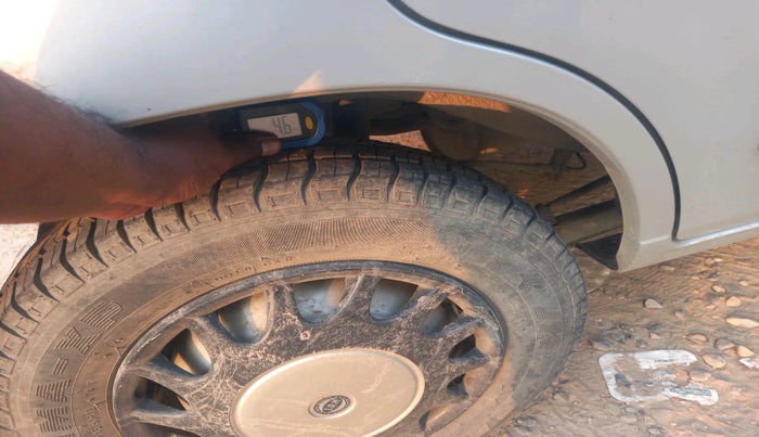 2010 Maruti Alto LXI, Petrol, Manual, 70,248 km, tyre