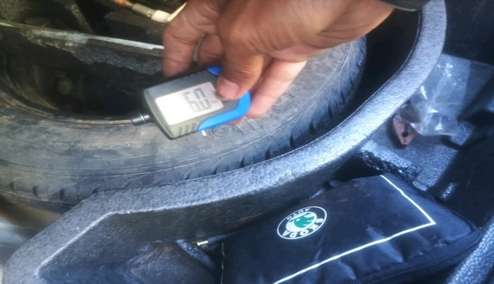 2013 Skoda Rapid ELEGANCE 1.6 TDI CR MT, Diesel, Manual, 1,04,446 km, tyre