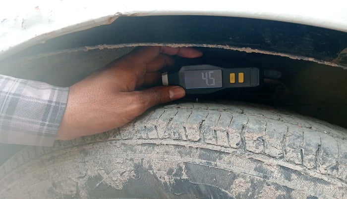 2010 Maruti Swift LXI, Petrol, Manual, 81,496 km, tyre