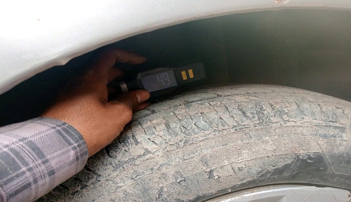 2010 Maruti Swift LXI, Petrol, Manual, 81,496 km, tyre
