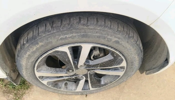 2020 Tata ALTROZ XZ PETROL, Petrol, Manual, 96,713 km, tyre