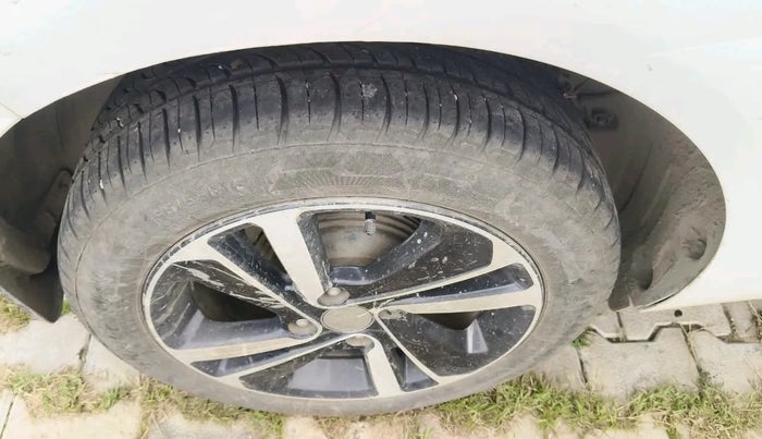 2020 Tata ALTROZ XZ PETROL, Petrol, Manual, 96,713 km, tyre
