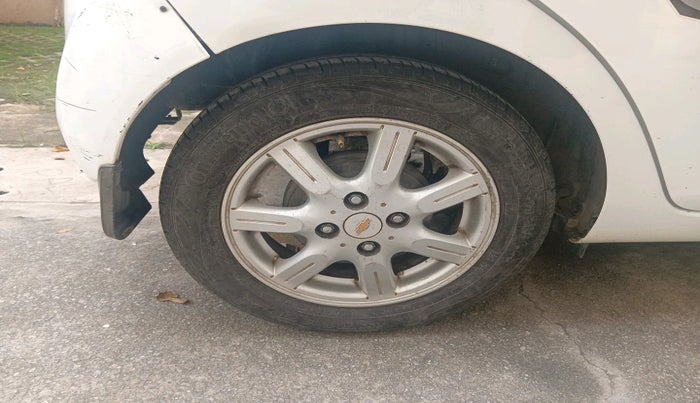 2010 Chevrolet Beat LT PETROL, Petrol, Manual, 83,102 km, tyre