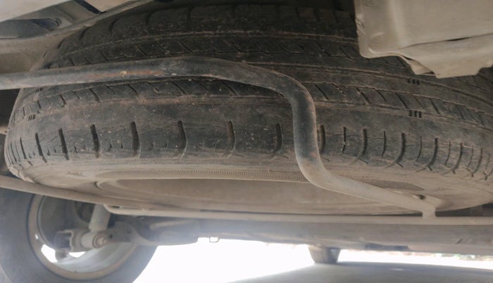 2015 Maruti Ertiga ZDI, Diesel, Manual, 2,69,718 km, tyre