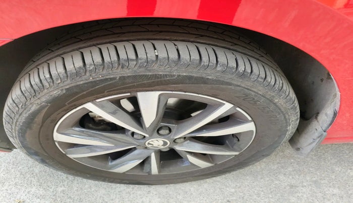 2024 Skoda SLAVIA STYLE 1.5L TSI DSG, Petrol, Automatic, 2,612 km, tyre