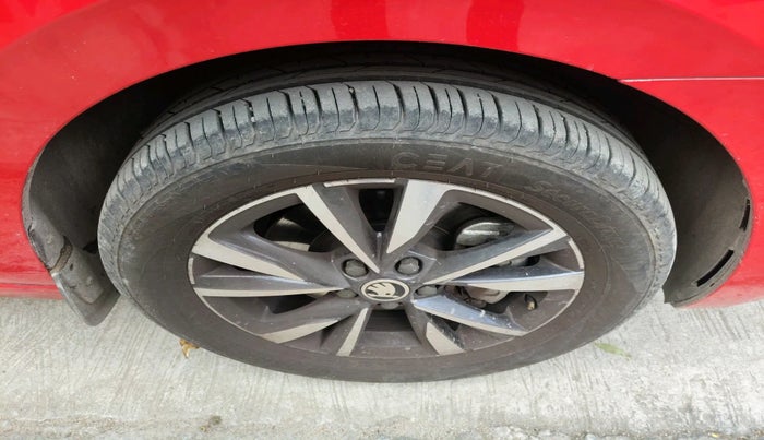 2024 Skoda SLAVIA STYLE 1.5L TSI DSG, Petrol, Automatic, 2,612 km, tyre